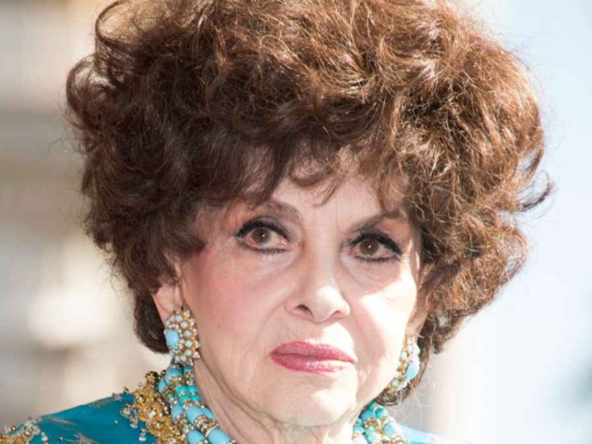 avete mai visto il figlio di gina lollobrigida e figlio unico ed e nato dal matrimonio con un famoso produttore mamma sto bene