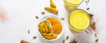 Benefici del latte alla curcuma per capelli